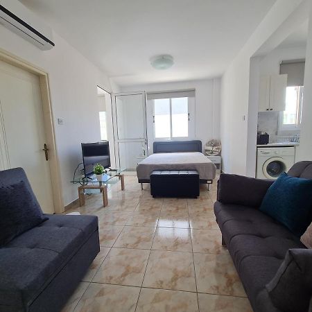Paphos Laertis 2 Complex, Studio Apartment 106 - By Imh Travel & Tours מראה חיצוני תמונה